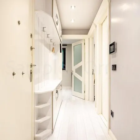 Apartment Cool & Modern Design In Center *