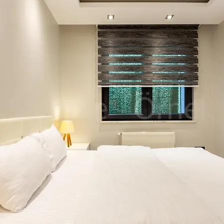 Cool & Modern Design In Center Apartment
