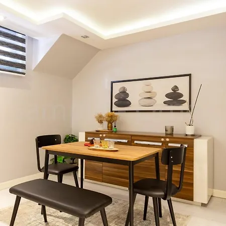 Cool & Modern Design In Center Apartment Istanbul